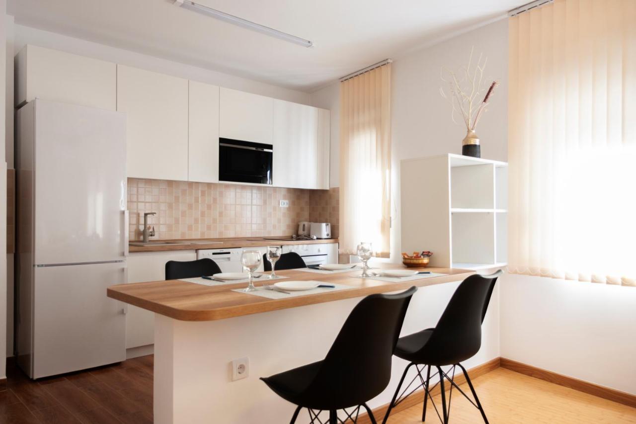 Lux Family Apartment Vidanovic Пірот Екстер'єр фото