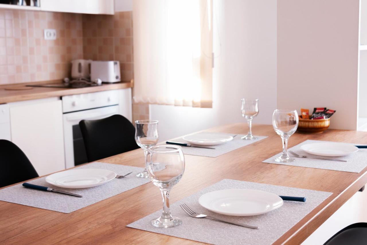 Lux Family Apartment Vidanovic Пірот Екстер'єр фото