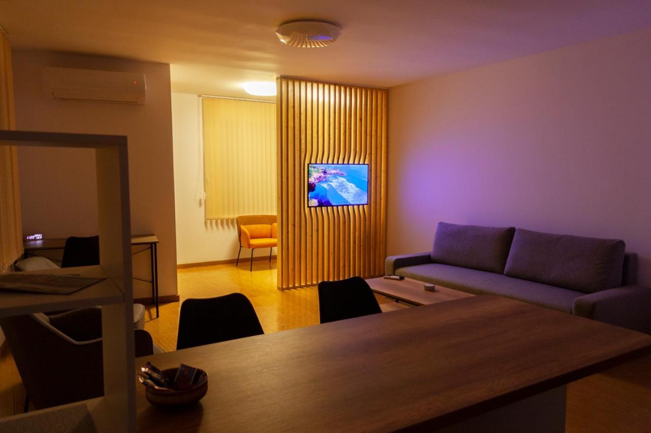 Lux Family Apartment Vidanovic Пірот Екстер'єр фото