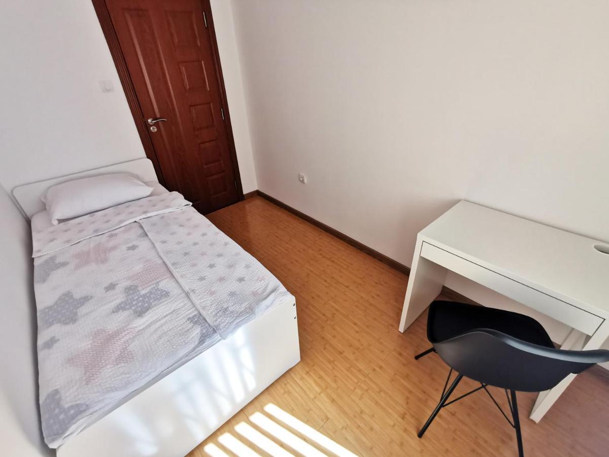 Lux Family Apartment Vidanovic Пірот Екстер'єр фото