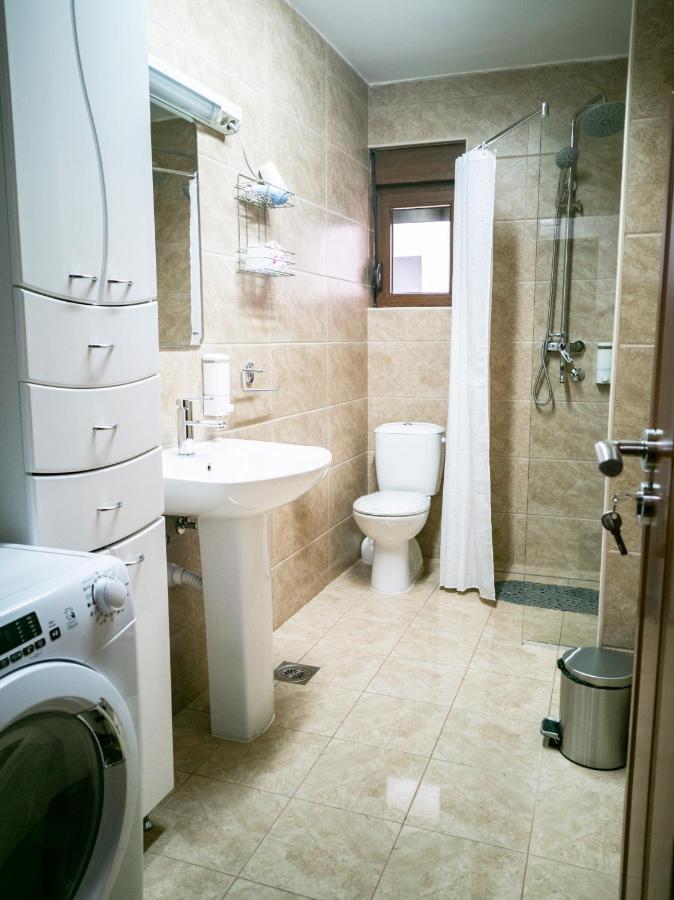 Lux Family Apartment Vidanovic Пірот Екстер'єр фото